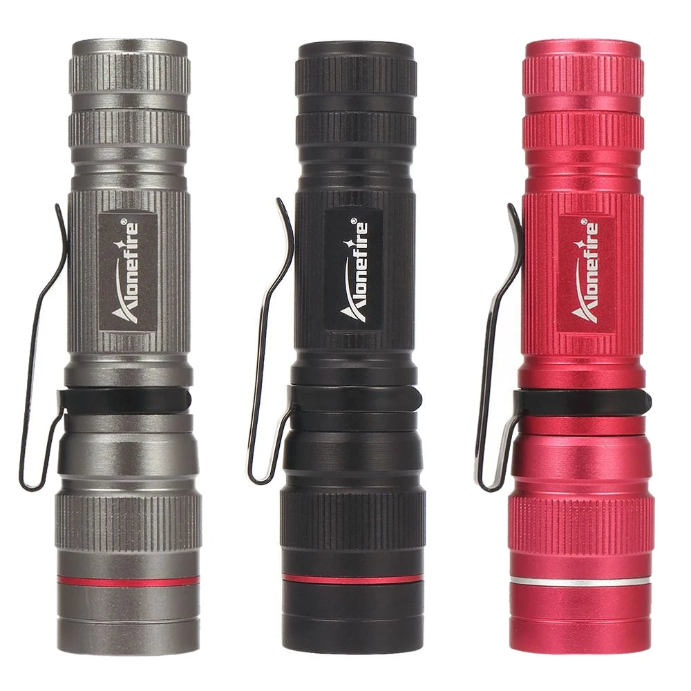 lampe torche rouge noir zoomable 3w led intense compact moderne clips adjustable