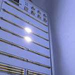 LEDs blanches jaunes bande noire connecteurs panneau lumineux rétroéclairage TV bobine métallique fixations électroniques
