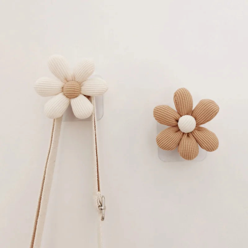 porte manteau mural bois fleur décoratif scandinave minimaliste adhésif rideau blanc ruban beige chambre
