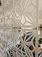 panneaux séparation suspendus blancs motifs géométriques modernes cloisons pièces bois opaques clips fixation
