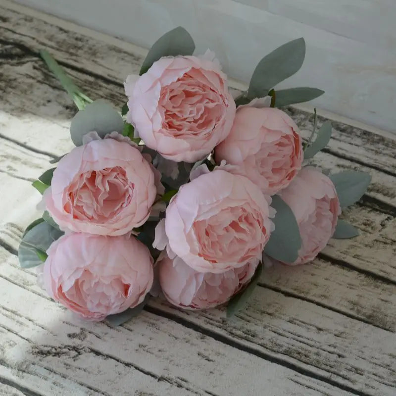 bouquet pivoines artificielles têtes roses rouges blanches decoration maison intérieur romantique