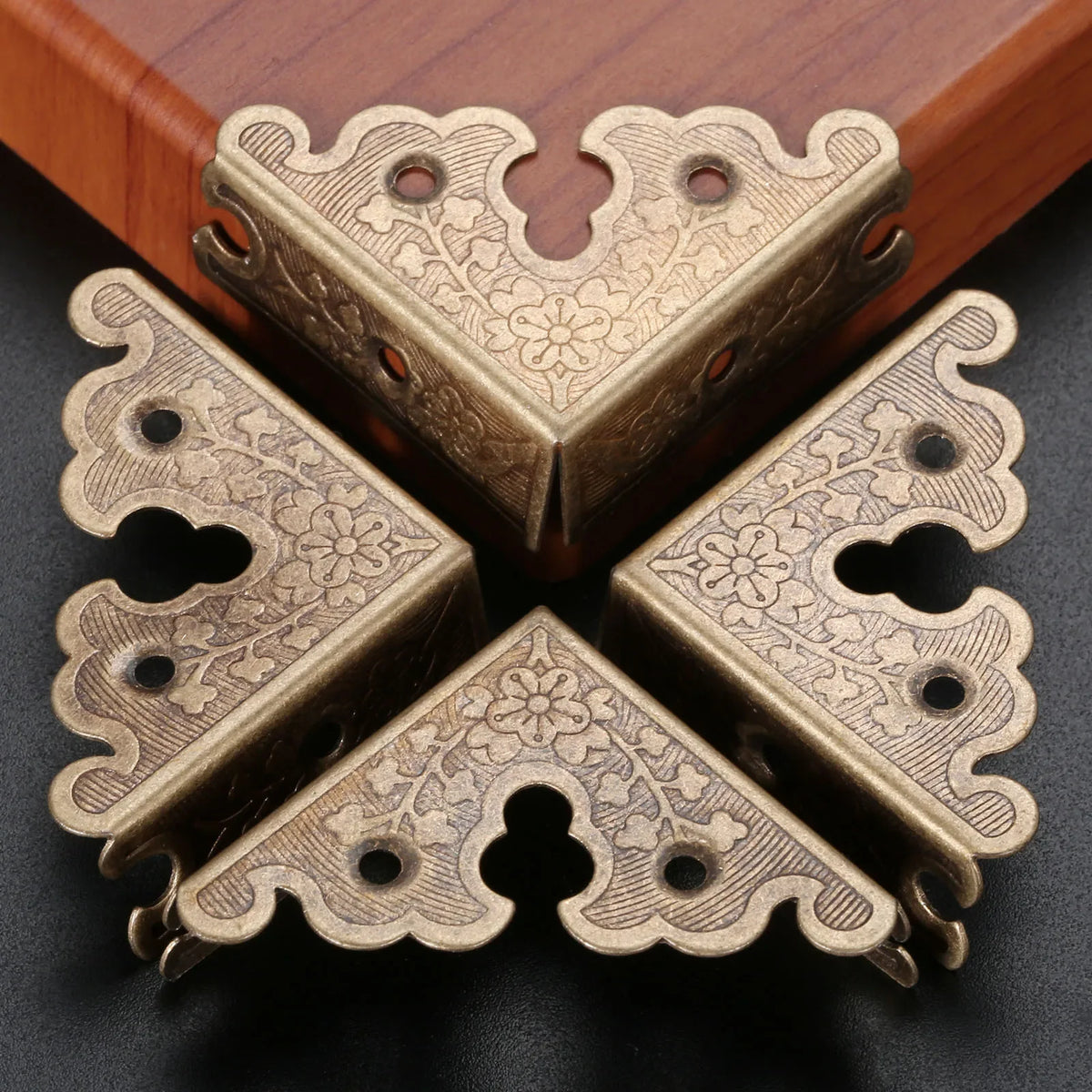 cornières meubles ornements floraux bronze argent doré classique vis fixations