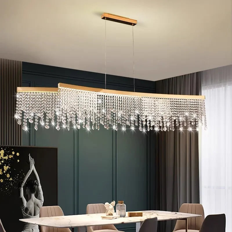 chandelier cristal moderne doré suspension cristaux prismes luxueux transparent multiples formes