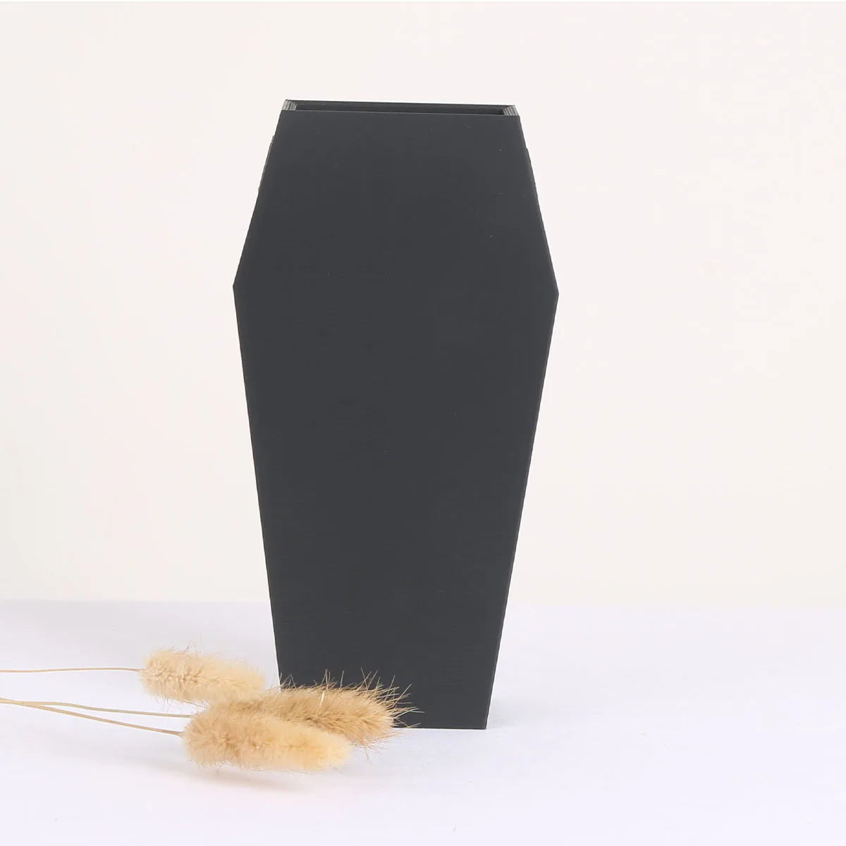vase forme cercueil noir décoration miroir doré cadre bois figurines fantômes broom parking rose