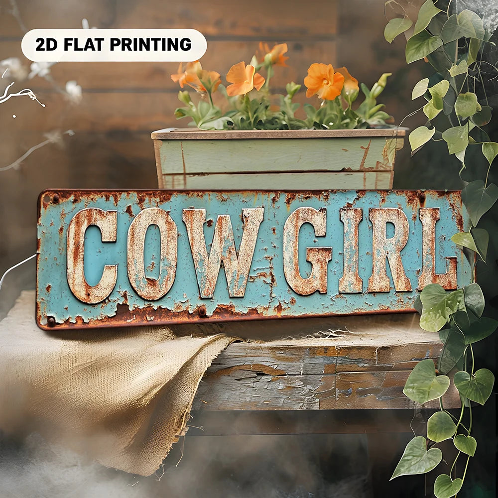 décoration murale vintage plaque cowgirl aluminium lettres relief bleu clair brun rouillé