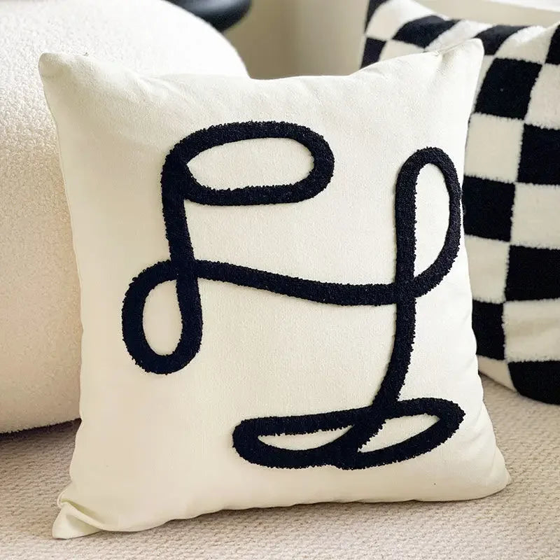 coussin moderne carré brodé motif géométrique noir blanc amovible lavable mousse mémoire forme 45x45cm