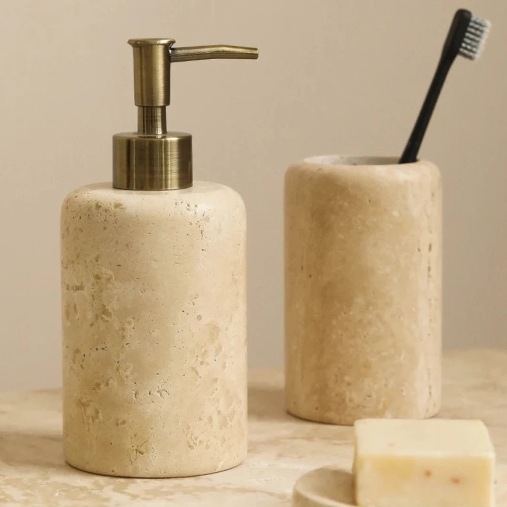 ensemble salle bain moderne pierre marbrée distribiteur savon porte brosse dents plateau carré beige
