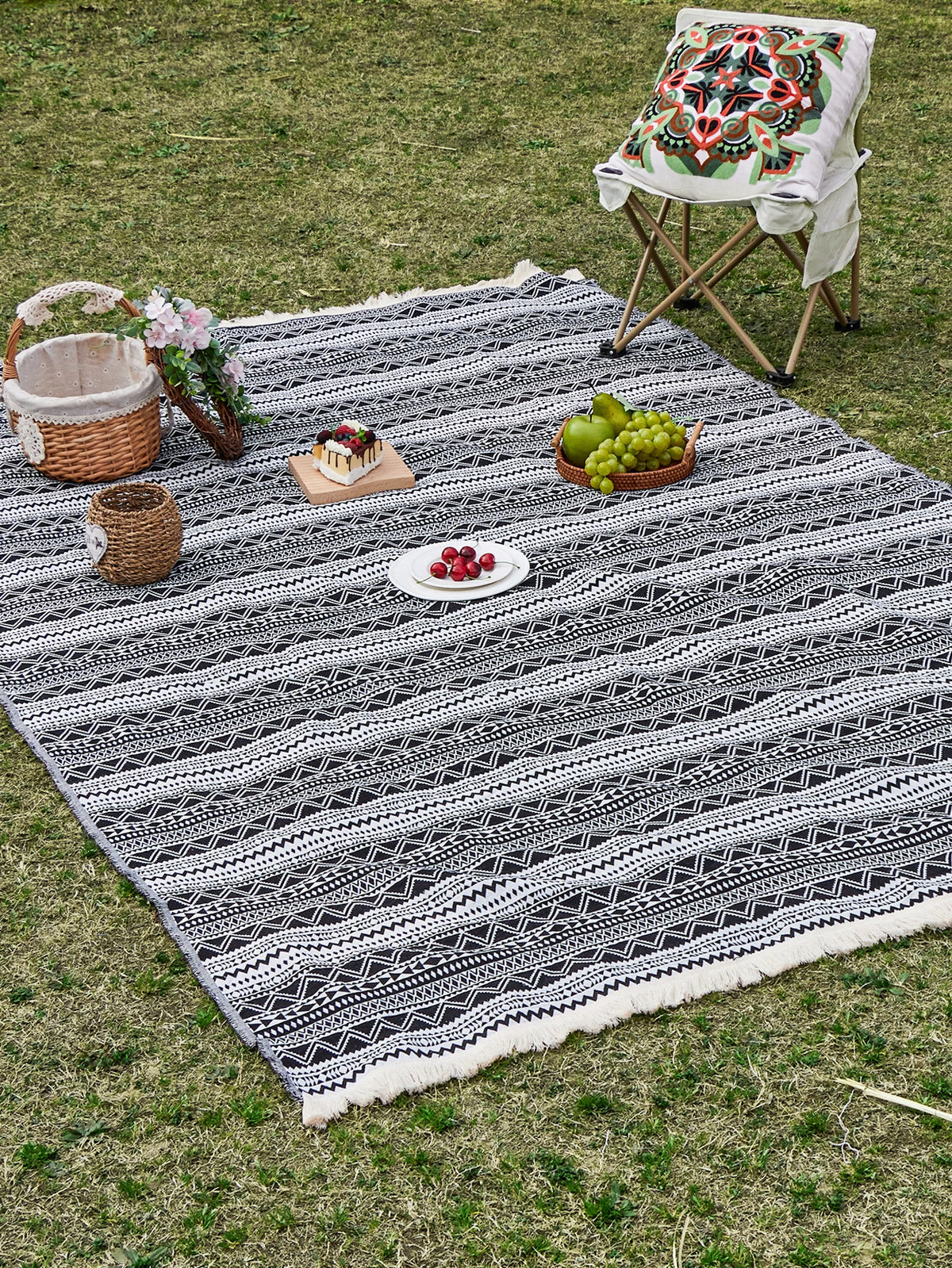 tapis pique nique extérieur noir blanc motifs géométriques polyester réutilisable lavable machine ethnique boho