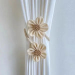 bracelets rideau crochetés fleur rustiques accessoires fenêtres beige clair foncé horizontal