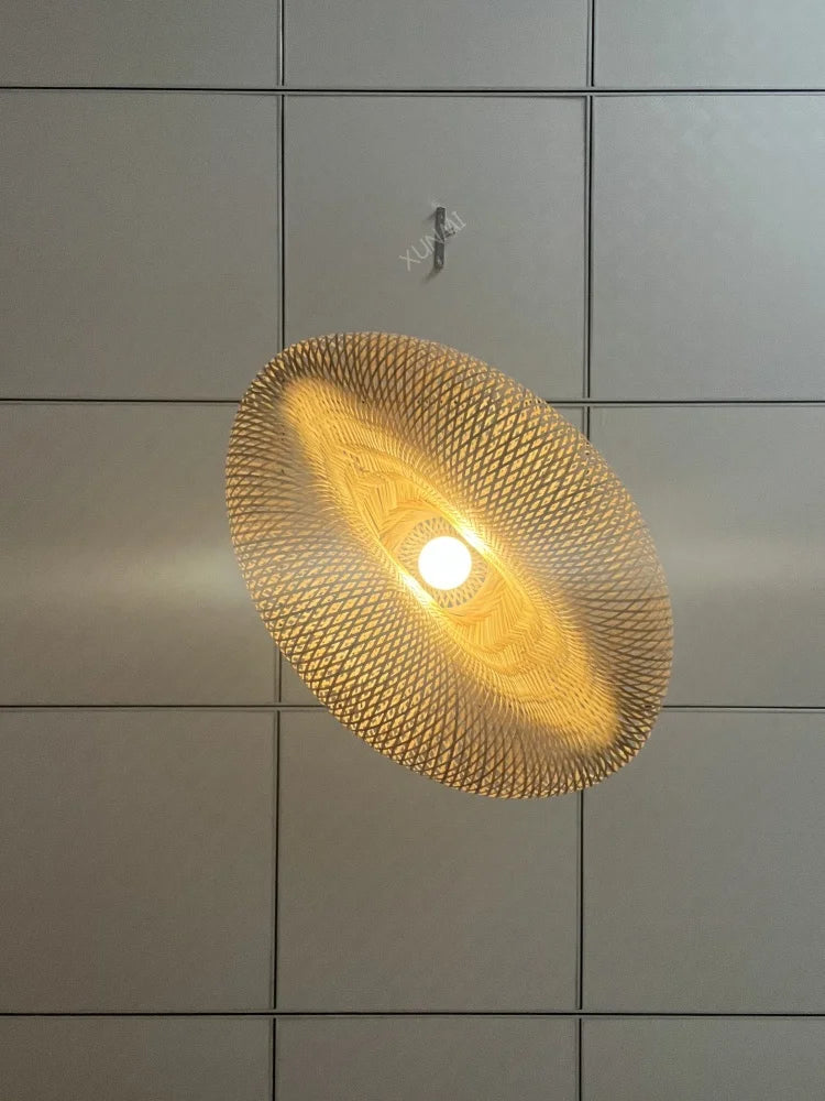 suspension lumineuse moderne tissée bambou fibre naturelle beige clair passe câble autonome