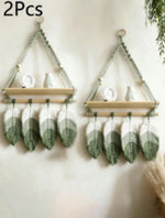 étagère murale bois macramé feuilles vertes claires décoration bohème artisanale cadre photo oiseau