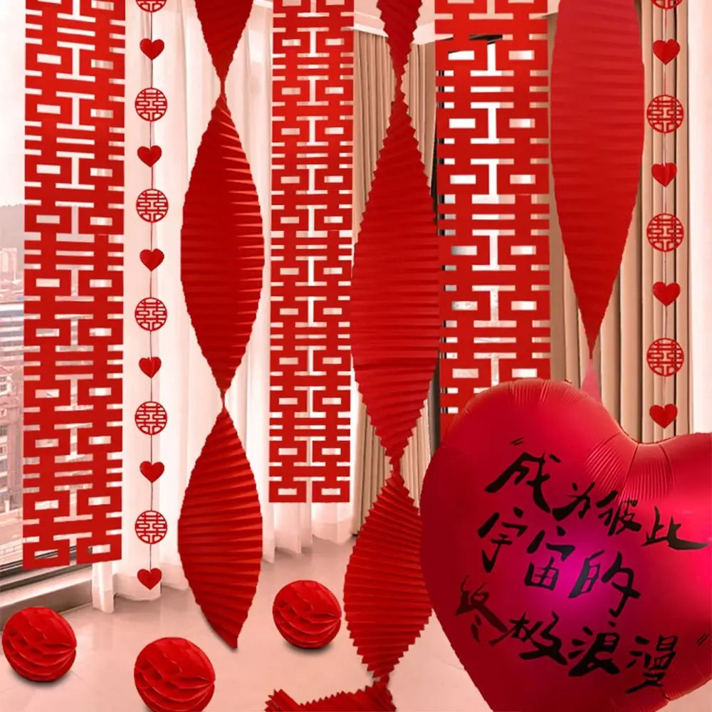 guirlande décorative moderne rouge papillons motifs géométriques boules cœur adhésif festivité mariage
