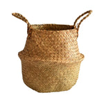 Panier en osier noir comme élément décoratif bohème