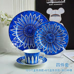 assiettes bleu motif floral tasse blanc classique opacité