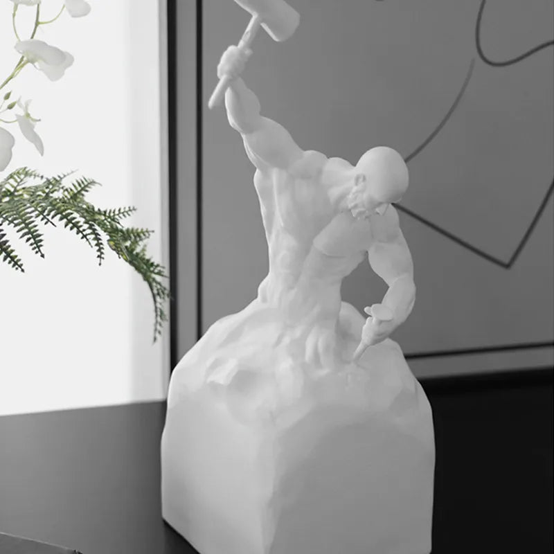 statuette homme marteau résine noir blanc moderne sculpture décorative maison salon