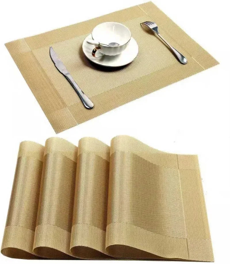 tapis table moderne rayures horizontales beige marron gris clair assiette cuillère couteau tasse