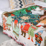 Couverture colorée ornée de motifs folkloriques montrant des personnages fantaisistes dans un paysage forestier enchanteur.