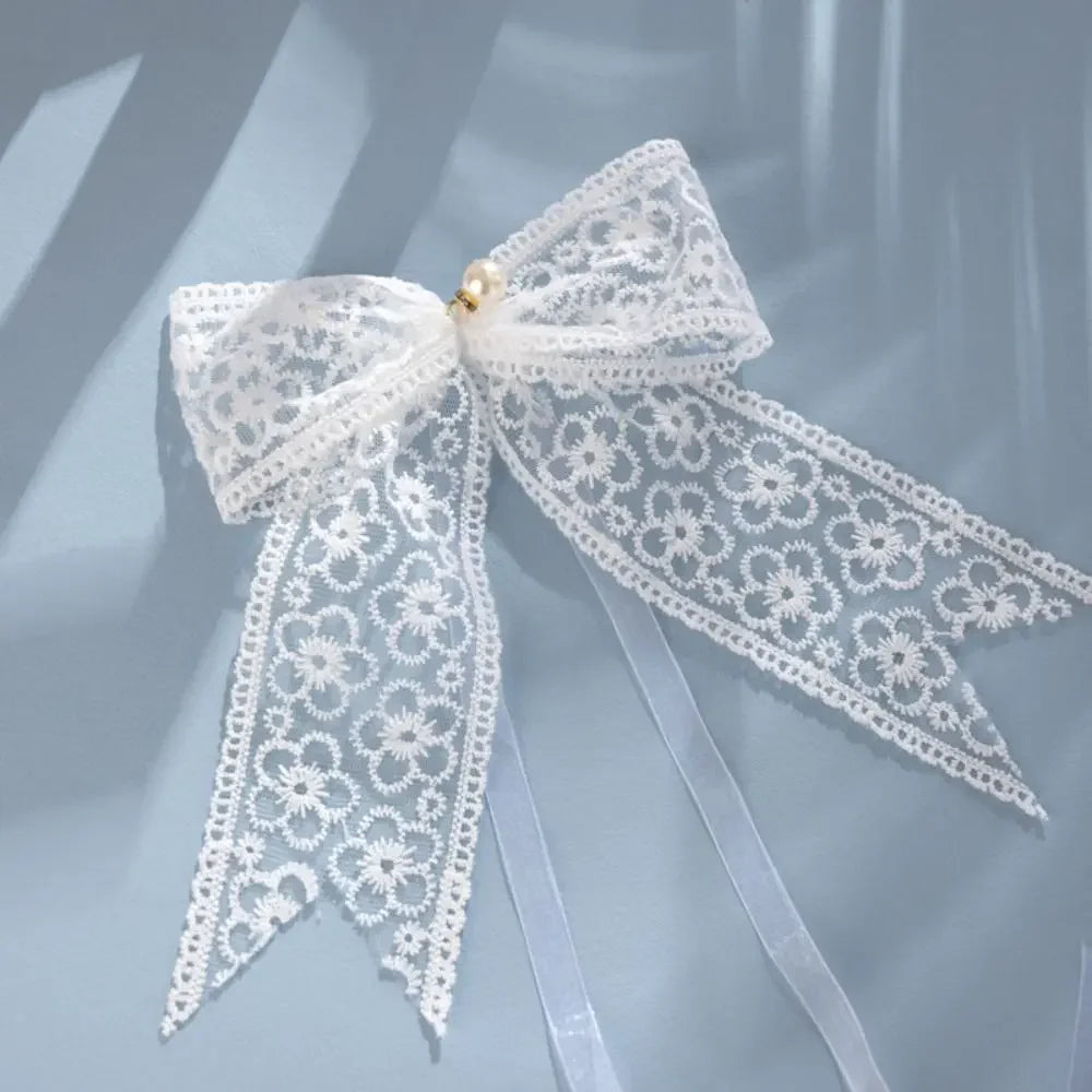 ruban dentelé motif floral blanc classique romantique décoratif 18cm translucideintérieur décoration
