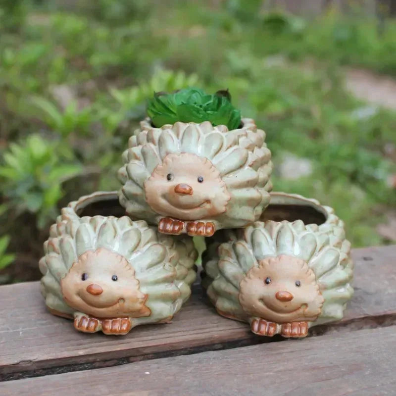 pots fleurs céramique hérisson épinules vert clair marron succulentes décoration jardin champêtre animalier