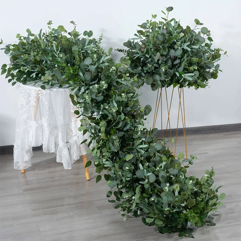 décoration florale artificielle mariage vert blanc doré feuilles fleurs minimaliste intérieur événement