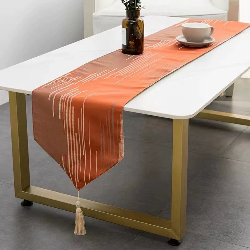 table cuisine élégante rayures dorées tissu brillant moderne or marron tassel doré polyester coton