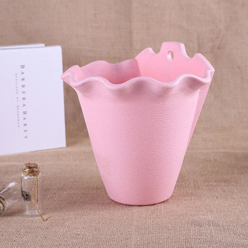 cache pot moderne fleurs artificielles texture cuir vert pastel rose orangé bleu crochets métalliquesintérieurextérieurdecoratifplastiquebeige