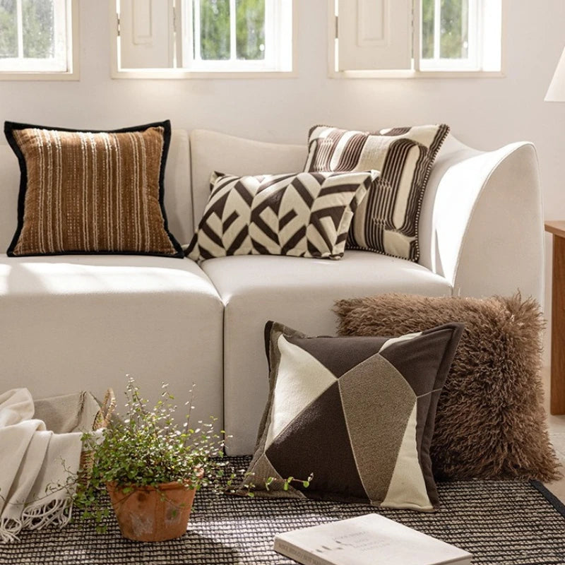 housses coussin carrées jacquard géométriques moderne marron beige noir maison voiture decoration adhésif polyester