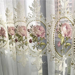 rideau blanc fleurs rose vert broderie dorée transparent classique romantique fenêtre française