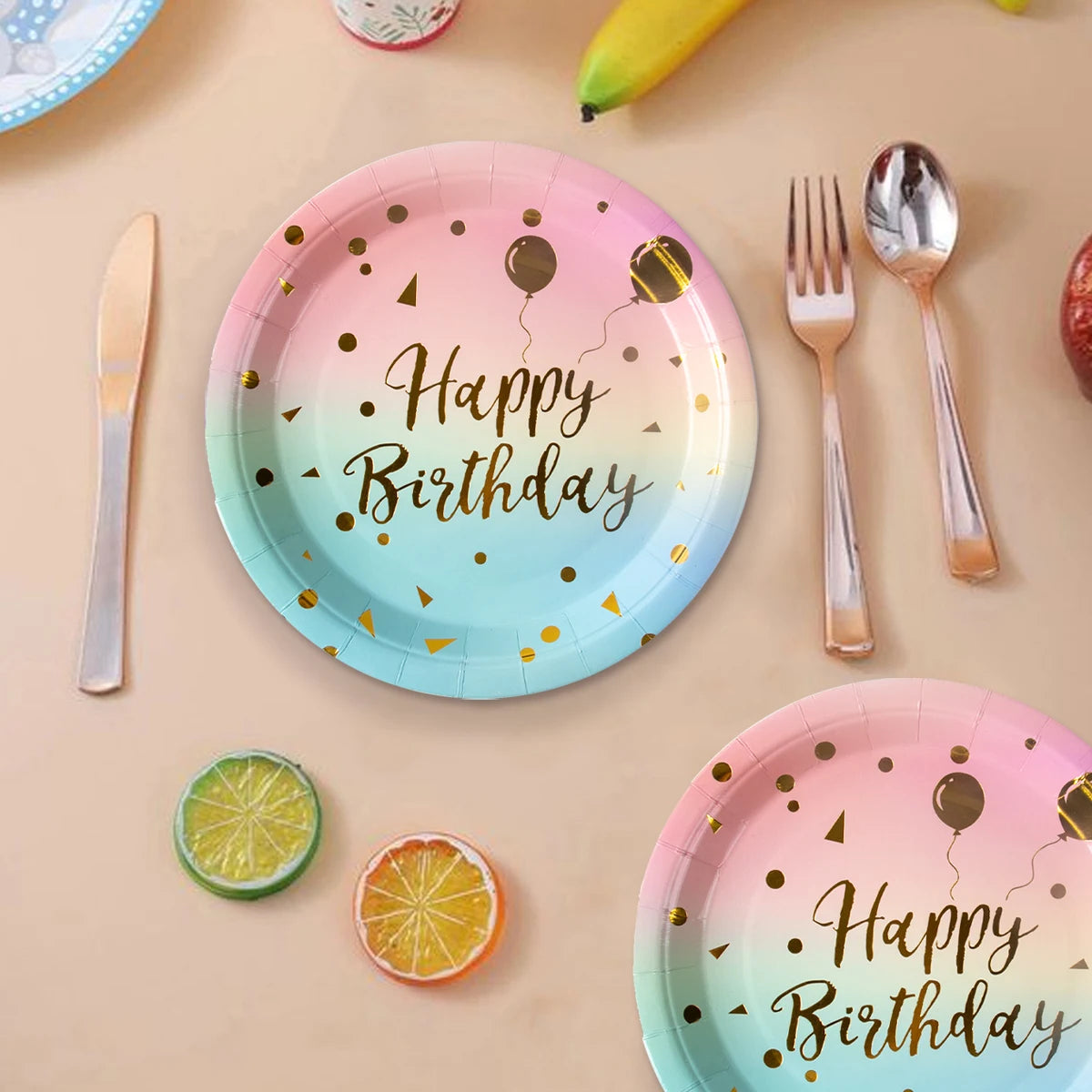 assiettes jetables rose bleu doré happy birthday confettis dorés serviettes verres festifs anniversaire mariage
