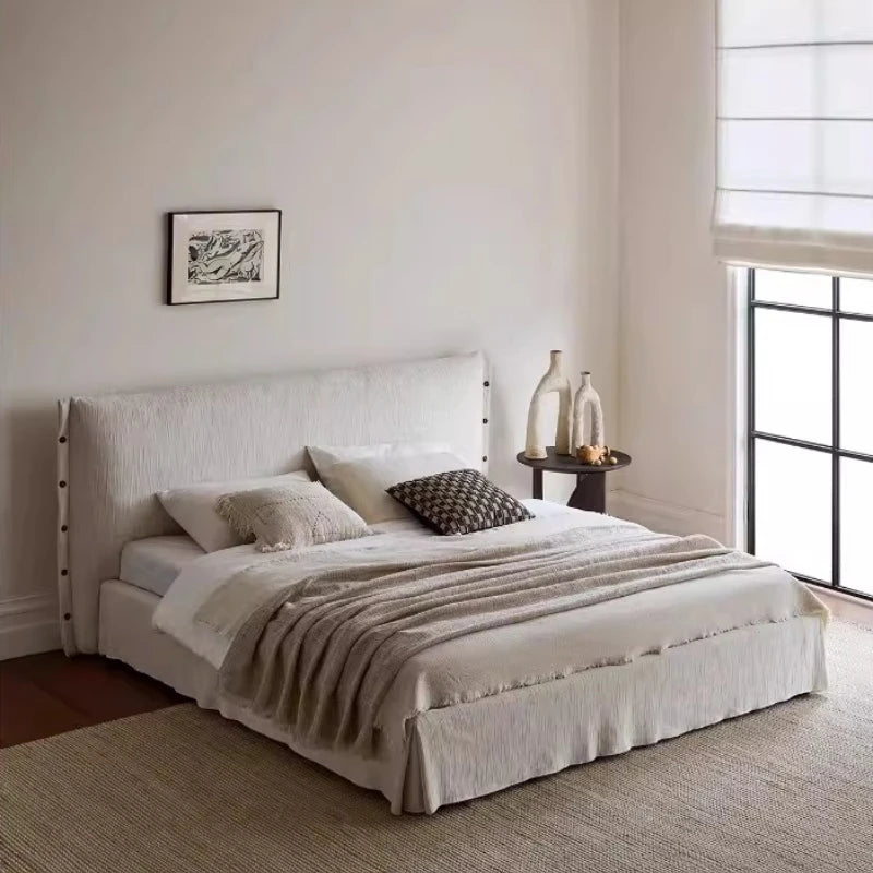 lit double bois beige clair tissu rayé moderne table chevet chambre adulte