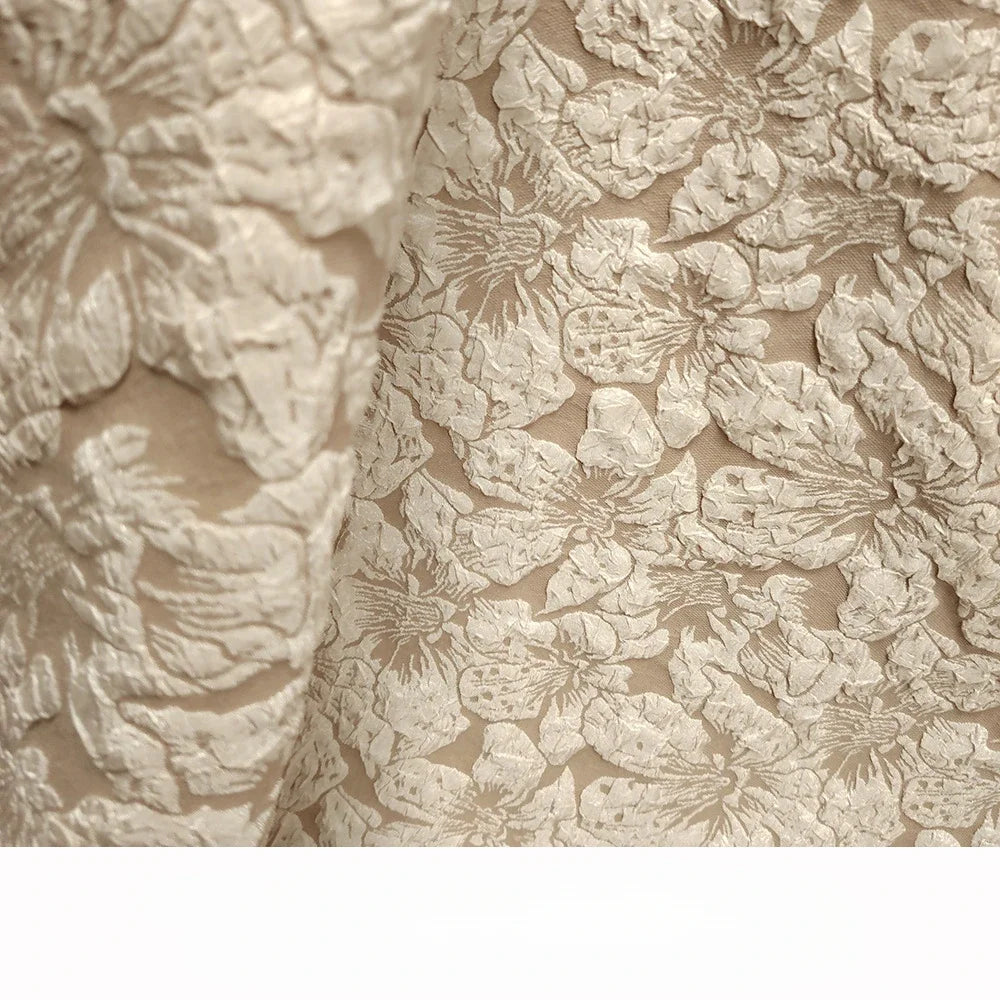 tissu polyester brocart fleurs relief bleu marine rose clair beige gris rouge jaune doré