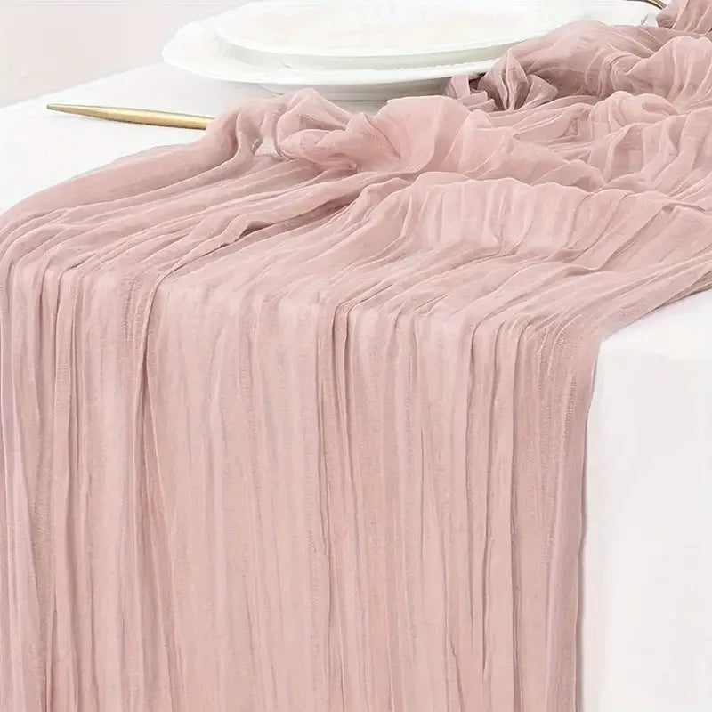 nappe plissée moderne élégante verte rose pâle rouge blanc table décoration mariage intérieur festive