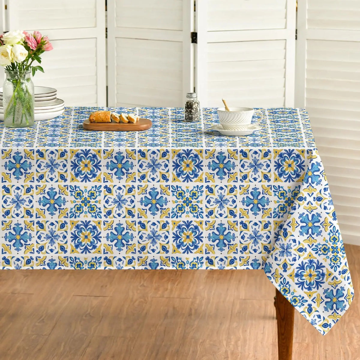 nappe table moderne motif carreaux bleus polyester réutilisable dimension 140x140cm festive déco mariage