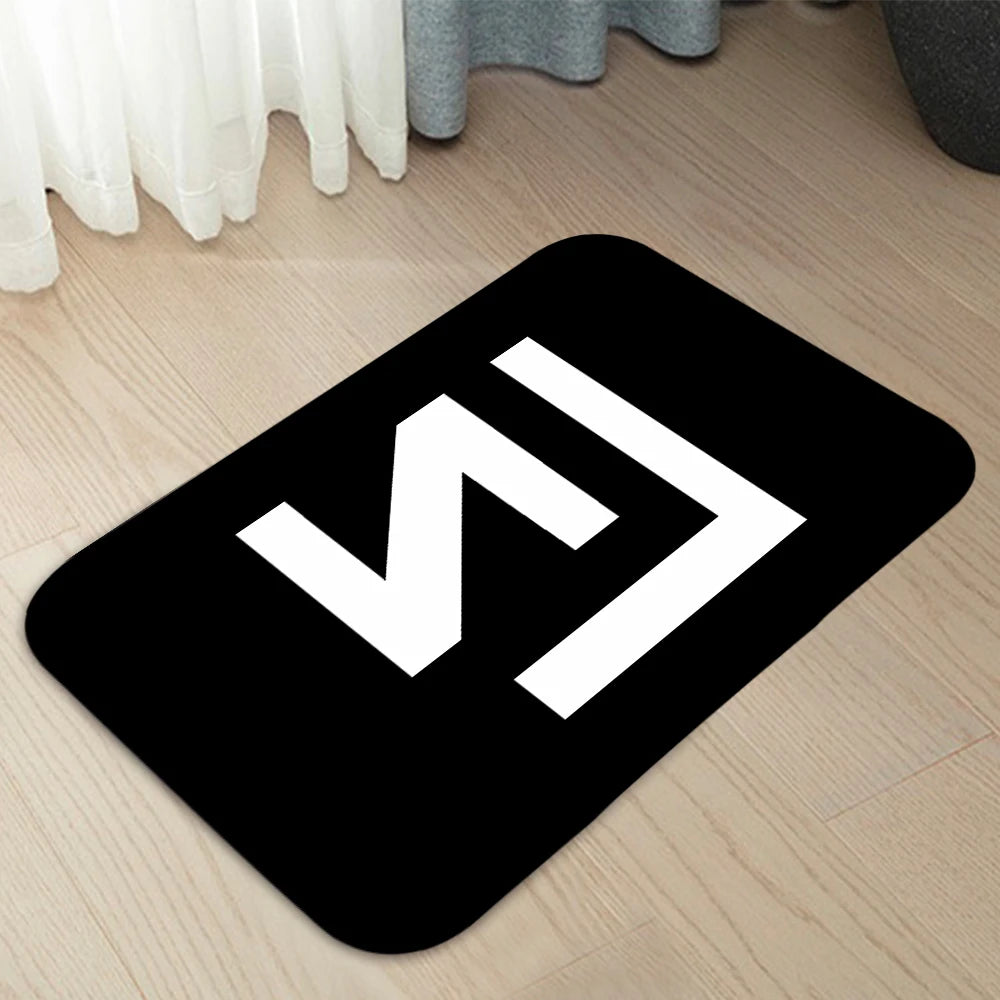 tapis moderne noir blanc logo nin floral antidérapant polyestère salon