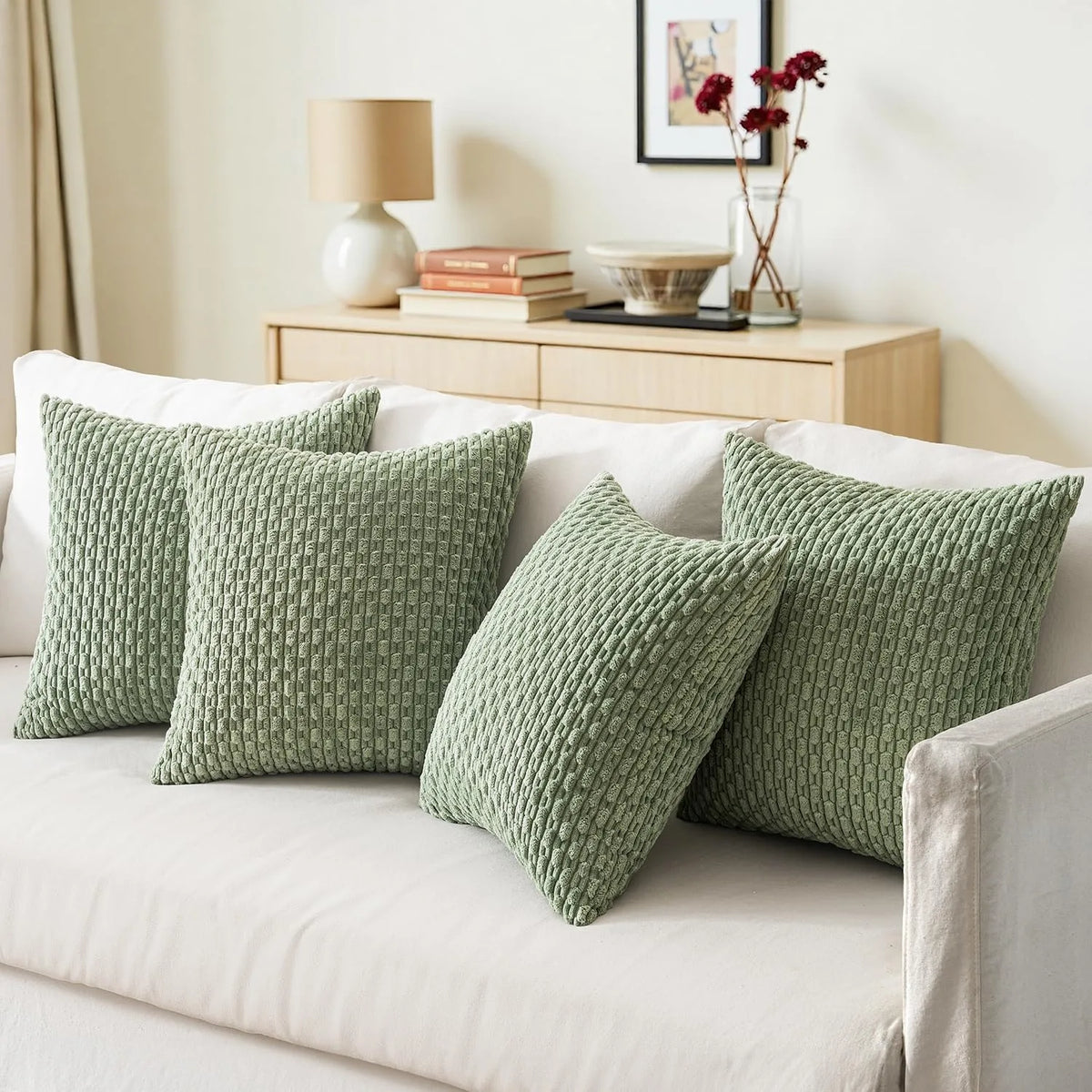 housse coussin carrée velours côtelé vert olive texture tissée garnissage blanc
