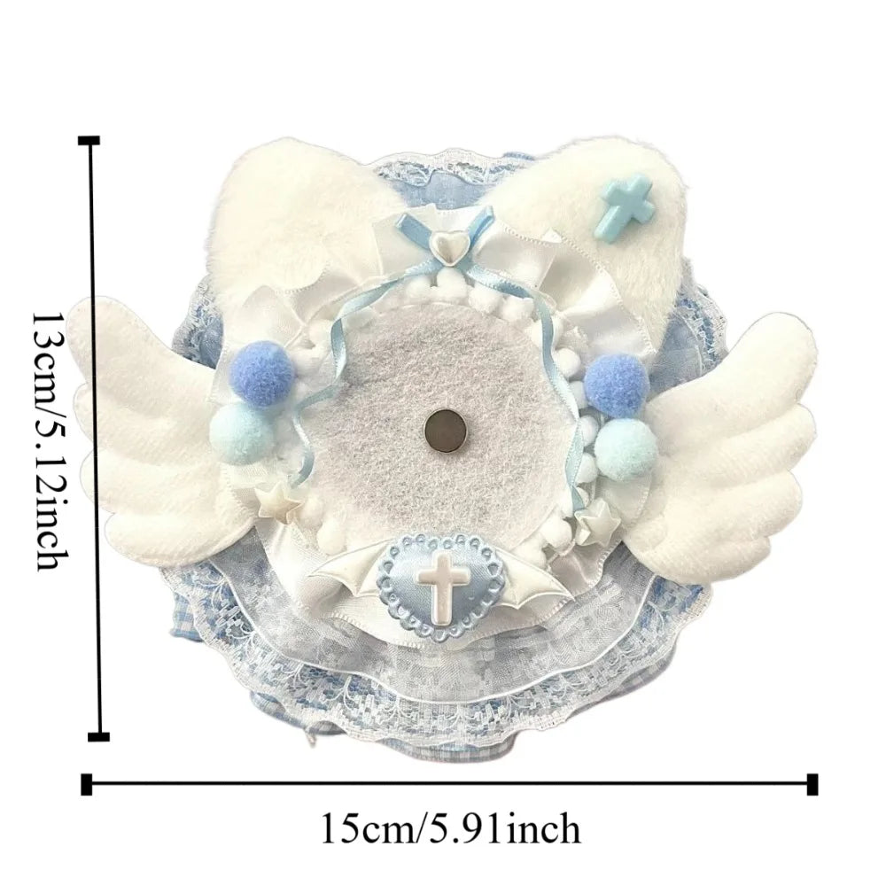 couronne baptême ailes rubans pompons croix dentelle blanche rose violet bleu jaune