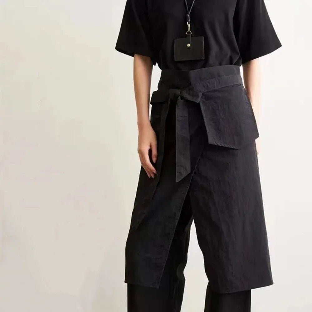 tablier coton uni minimaliste poche ceinture nouable noir vert olive utilitaire cuisine