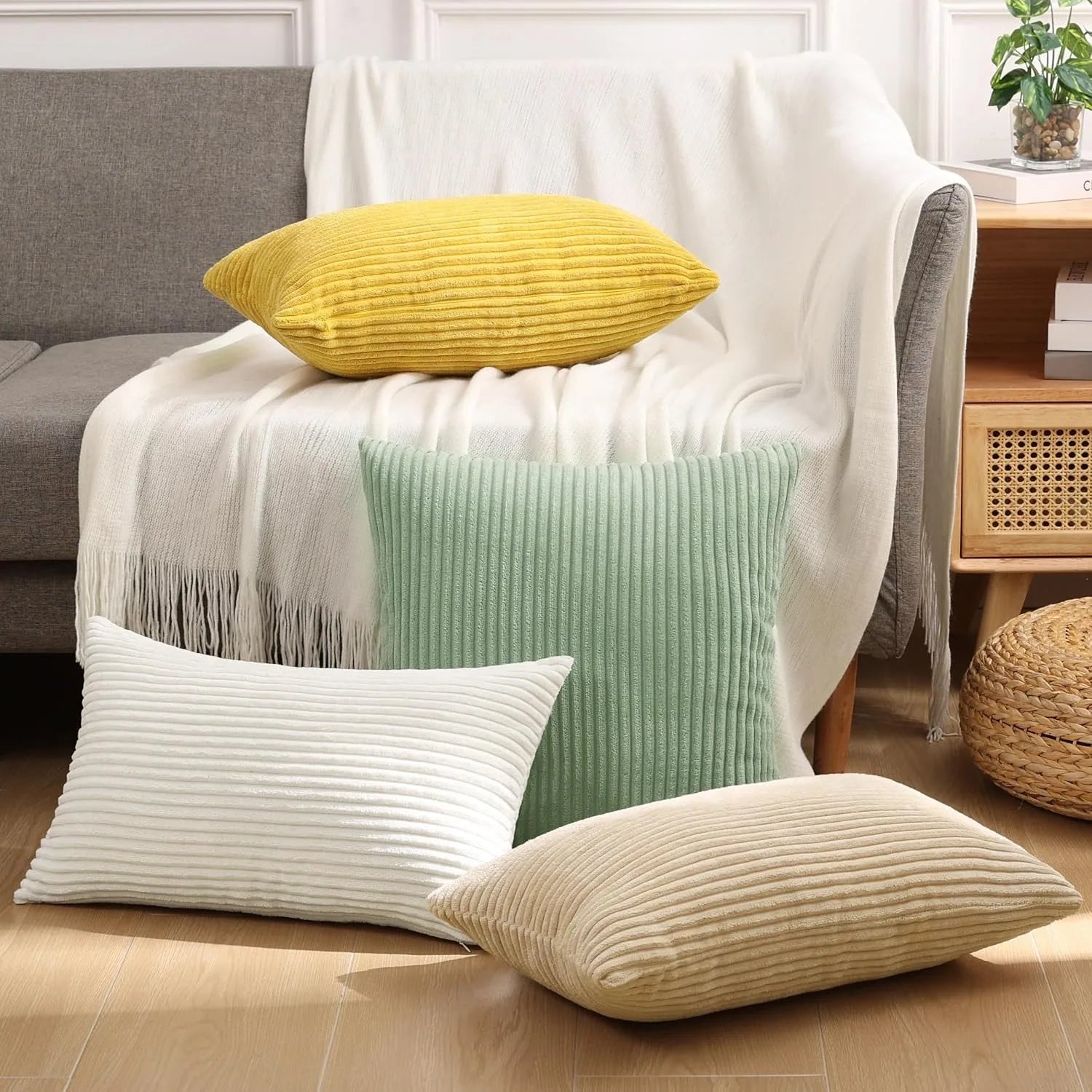 Housse de coussin 45x45 cm vert sauge avec plaid beige