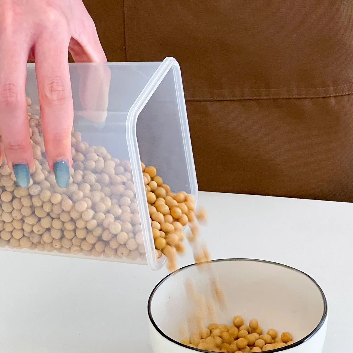 boîtes rangement transparentes modernes hermétiques qualité alimentaire poignées couvercle beige
