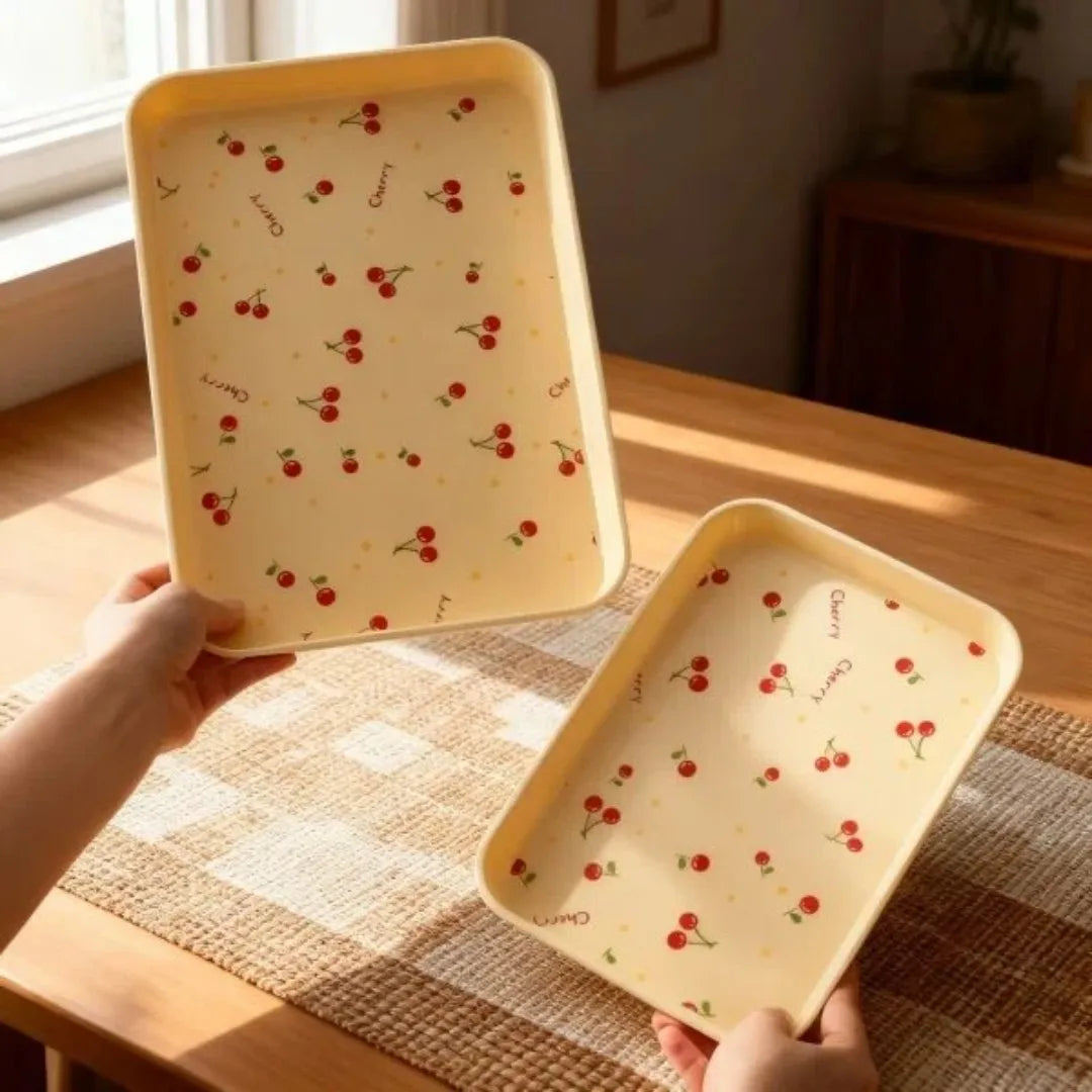 assiettes modernes cerises rouges deco alimentaire maison beige clair multifonctionnelle