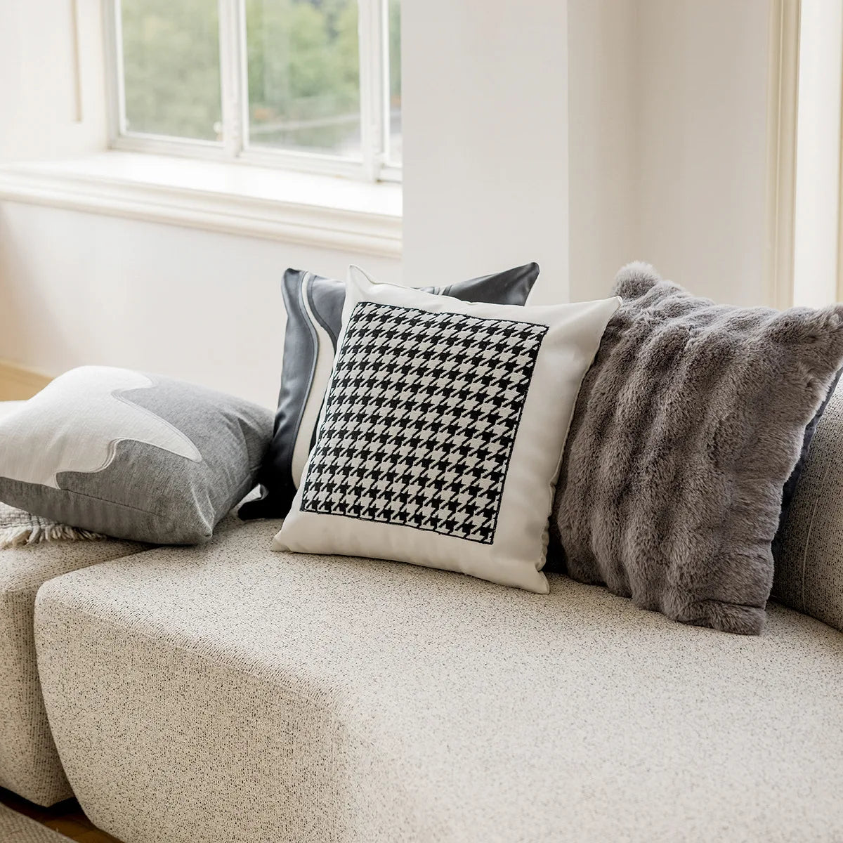 coussin patchwork géométrique polyestère carré contemporain gris noir blanc decoration nordic