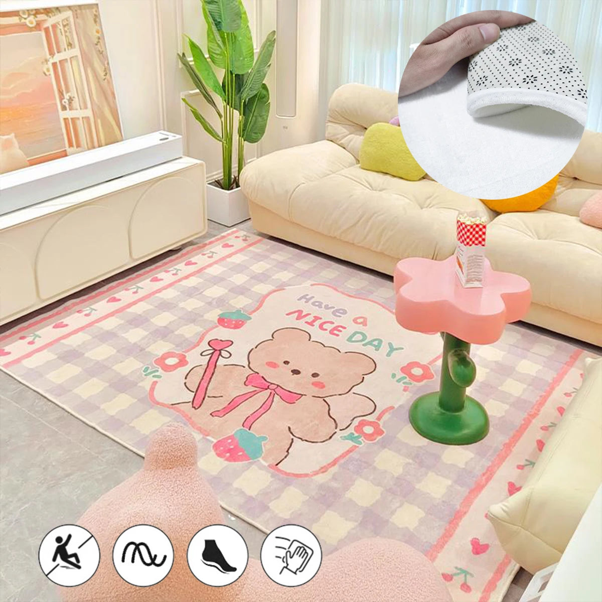 Un tapis de sol avec un motif mignon d'un ours en peluche tenant des fleurs, entouré de meubles et de décorations dans un intérieur cosy.