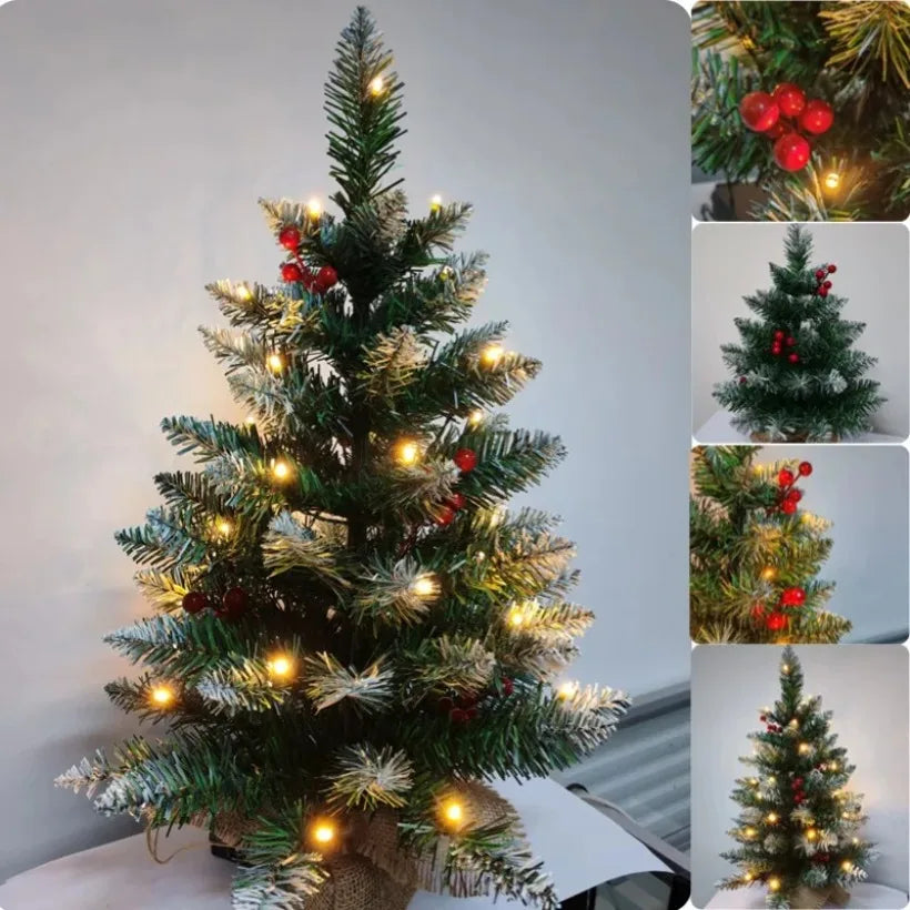 Sapin de Noël avec lumières allumées dans un intérieur décoré