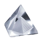 pyramide transparente résine dorée écritures anciennes artisanale décoration méditative geometrie statuette creative