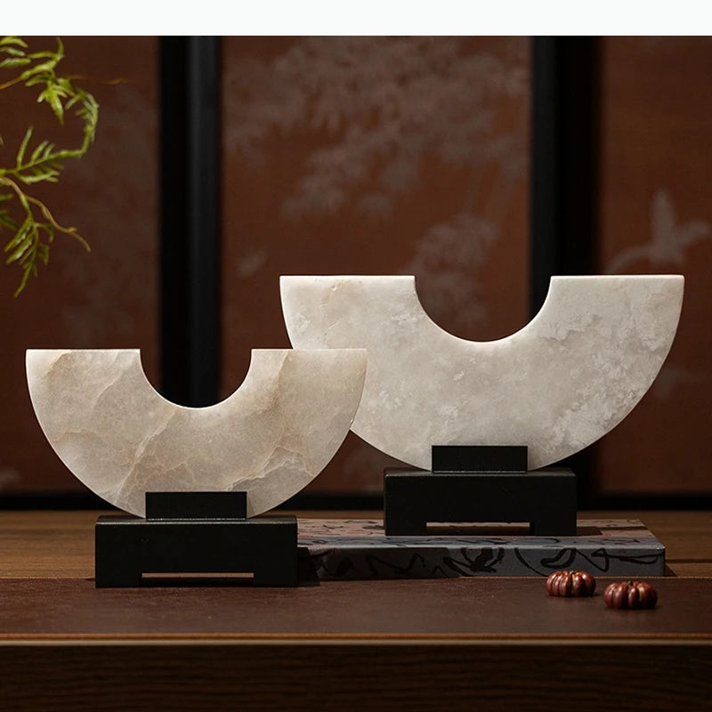 sculpture moderne marbre imitation blanc beige minimaliste support noir