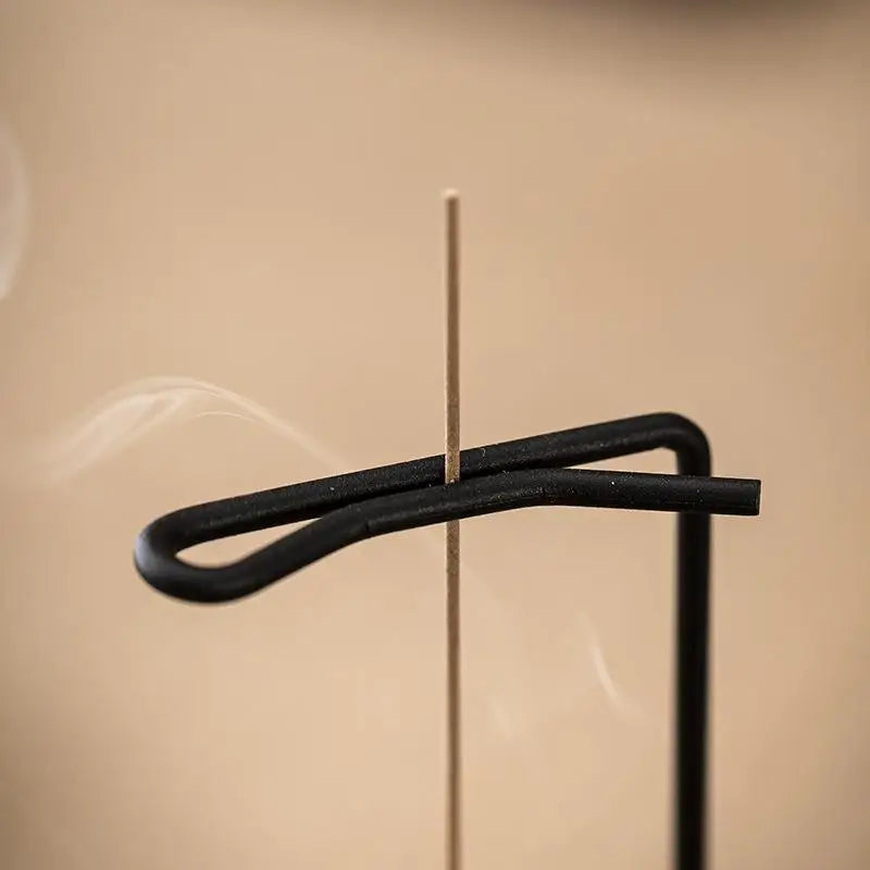porte encens brûle parfum bois métal doré minimaliste zen méditation décoration intérieure haute 26.5cm