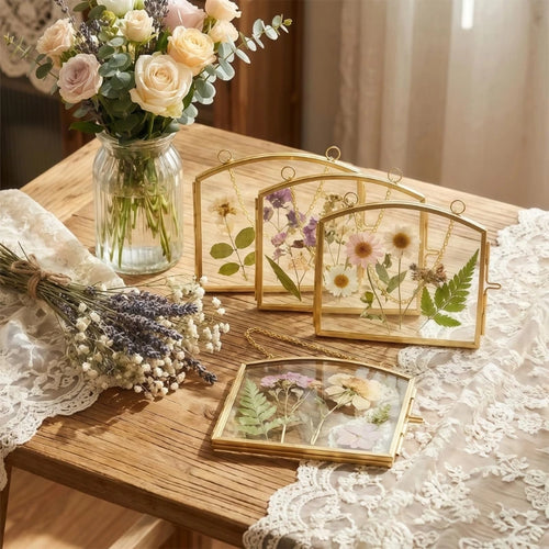 cadre verre or transparent fleurs séchées vintage élégant chaîne adultes collection photo décoration