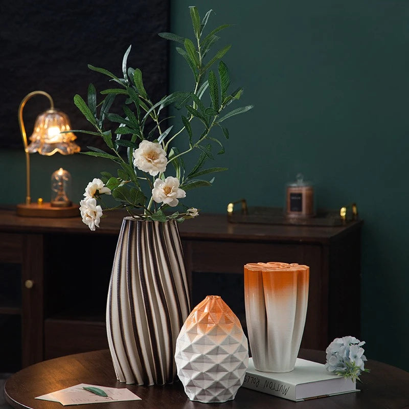 vase moderne blanc marron rouge orange rayures horizontales opacité maison fleurs table