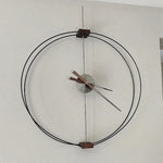 horloge murale moderne minimaliste aiguille bois métal noir marron argenté doré salon