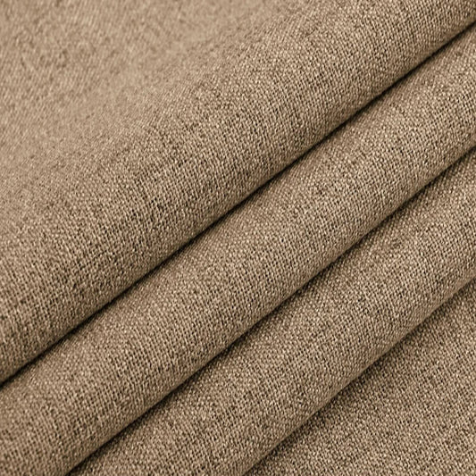 Rideaux en tissu marron, fabriqués à partir de faux lin, avec un motif unique. Ces textiles, souvent utilisés comme linge de maison élégant ou comme alternative aux tapis, mettent en valeur la riche texture et la polyvalence des matériaux naturels. Ils sont parfaits pour ajouter une touche de chaleur et de confort à n'importe quelle pièce.